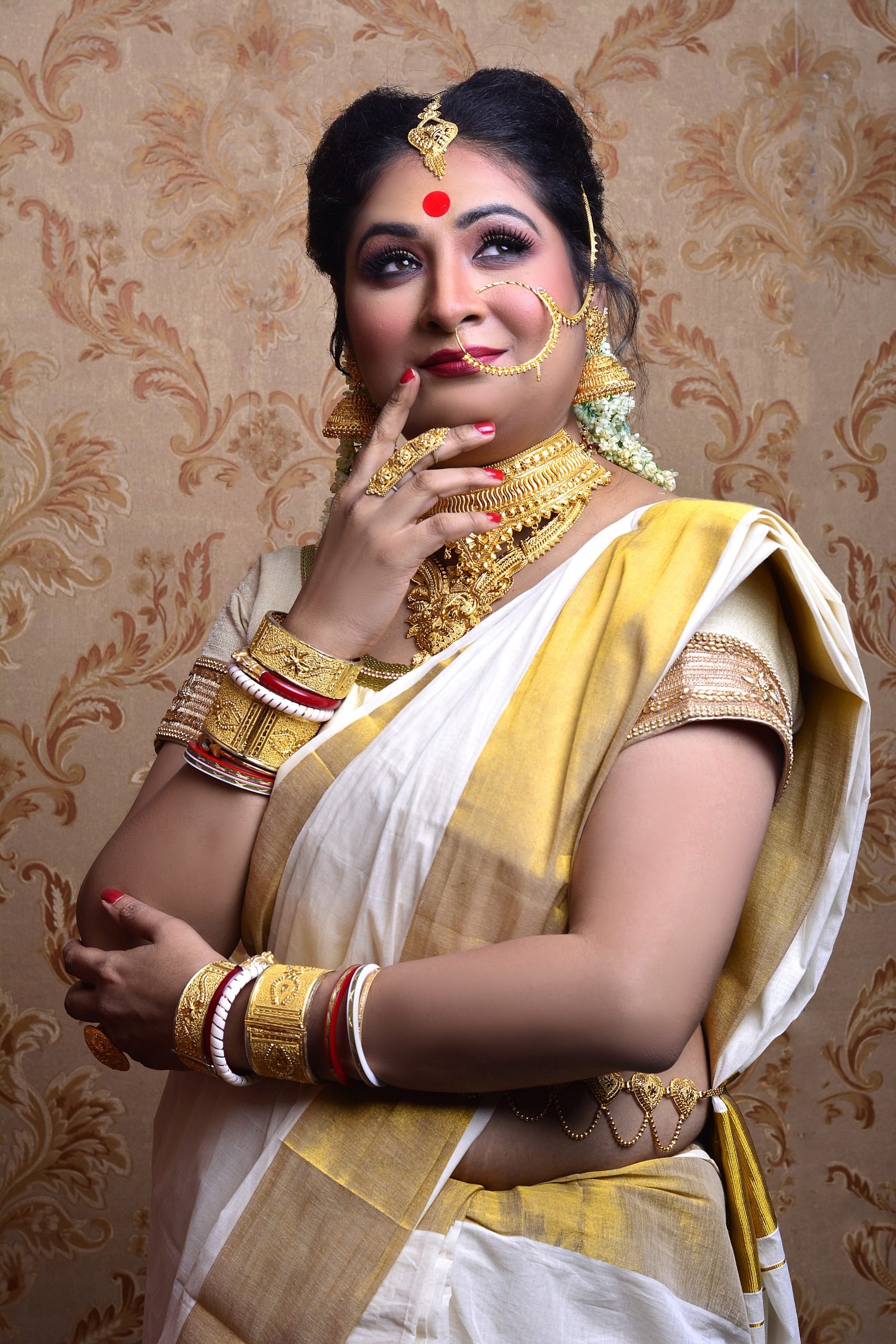 Malayali bride wearing tradition wedding outfit