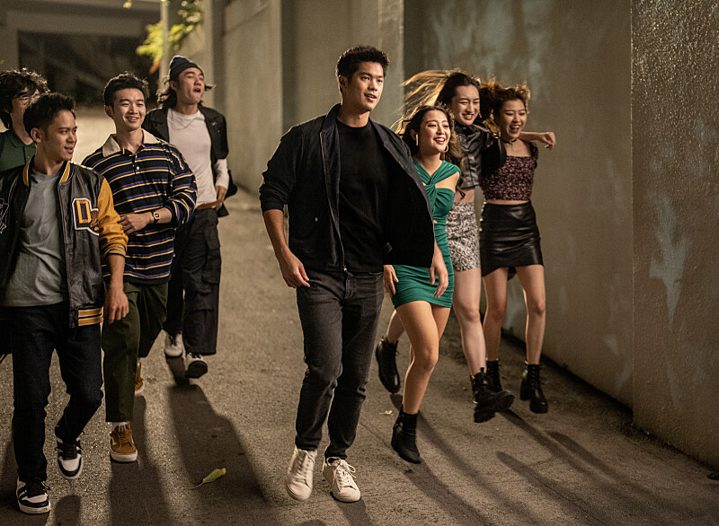 Ross Butler(center) as Rick Woo and Chelsea Zhang as Sophie Ha in Love in Taipei