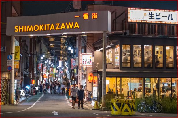 Vintage shopping culture between North America and Asia