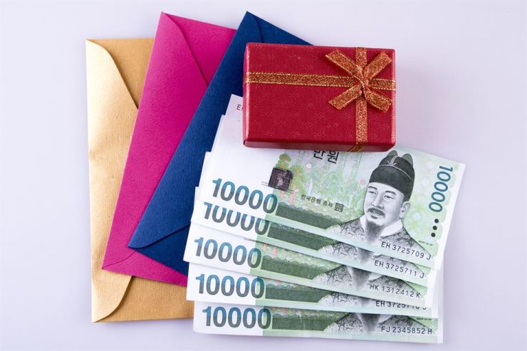 Envelopes of money, otherwise known as chug ui-geum - a Korean wedding tradition.